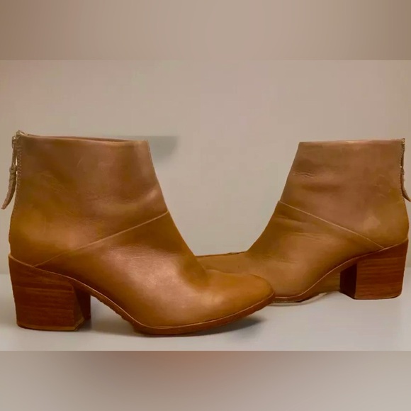 Nisolo Dari Shoes Womens Size 8 Brown Leather Back Zip Heeled Boot Almond Toe - Picture 2 of 5